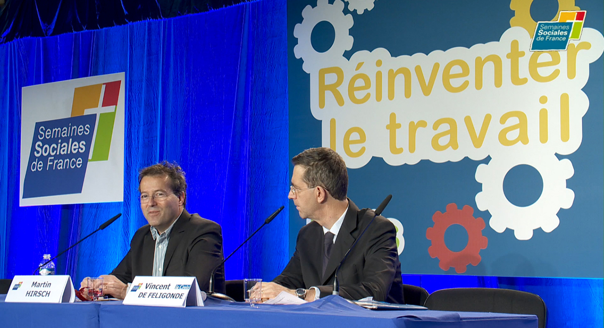 Fond de scène avec le visuel Réinventer le travail.
